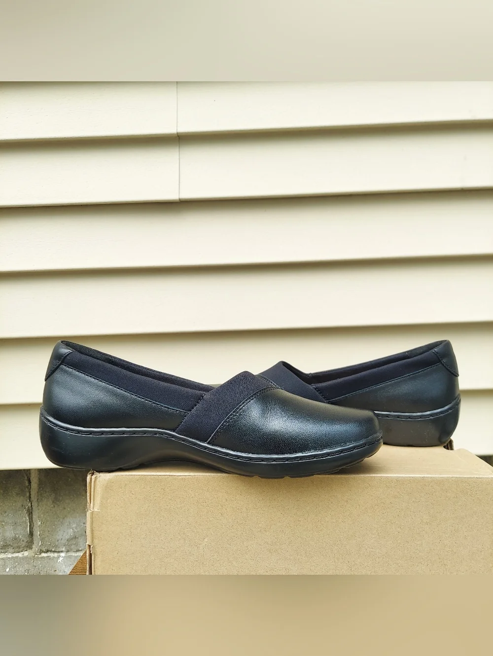 Clarks Cora Charm Black Slip-On Loafers Women's Size 8M NWT Preppy Cottagecore
